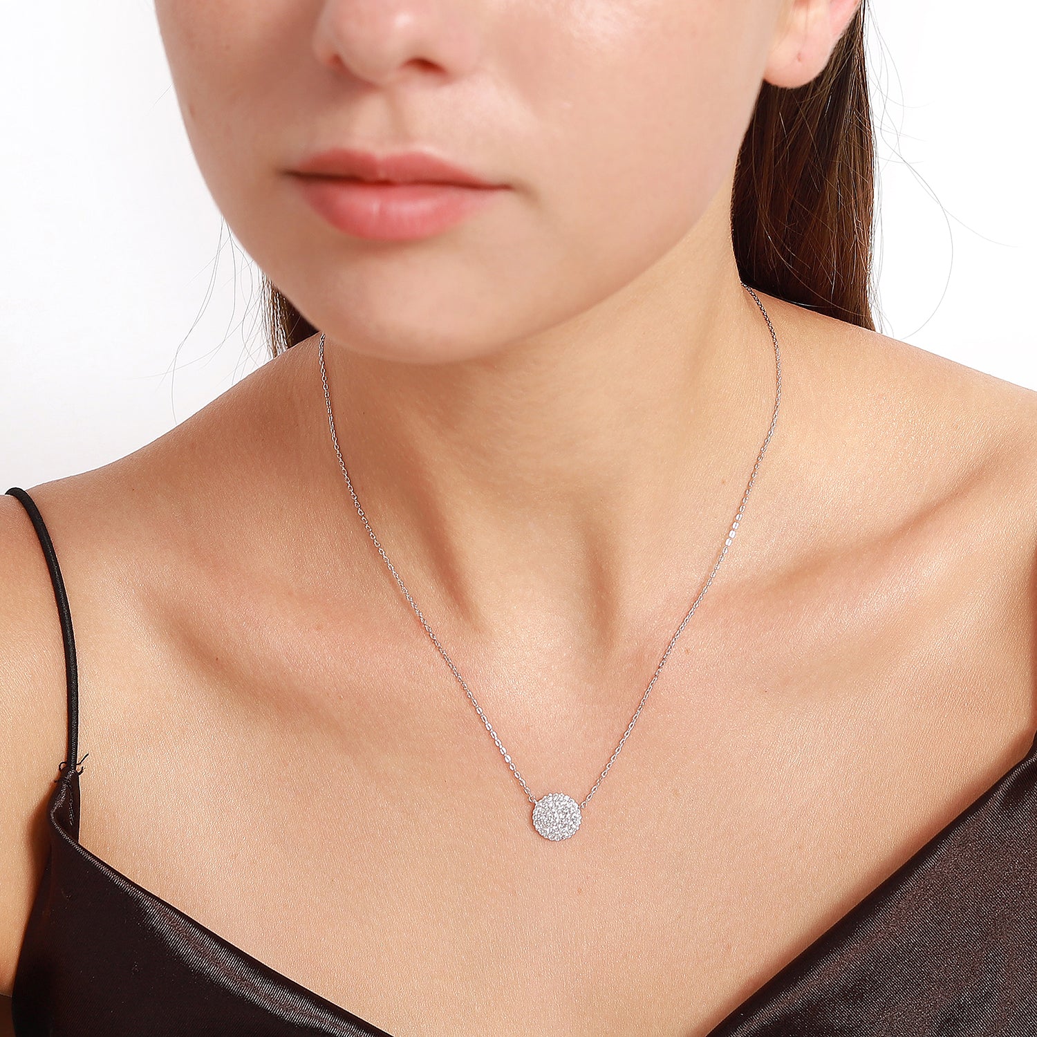 Simple Round Clavicle Chain with Diamond